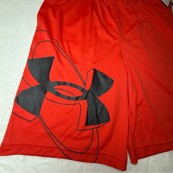 NWT Under Armour Vibrant Red Athletic Shorts - Picture 4 of 7